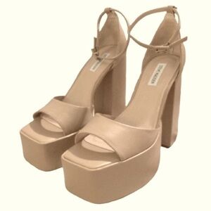 NWT STEVE MADDEN KASSIANI Platform Heels In cream tan Size 10M
